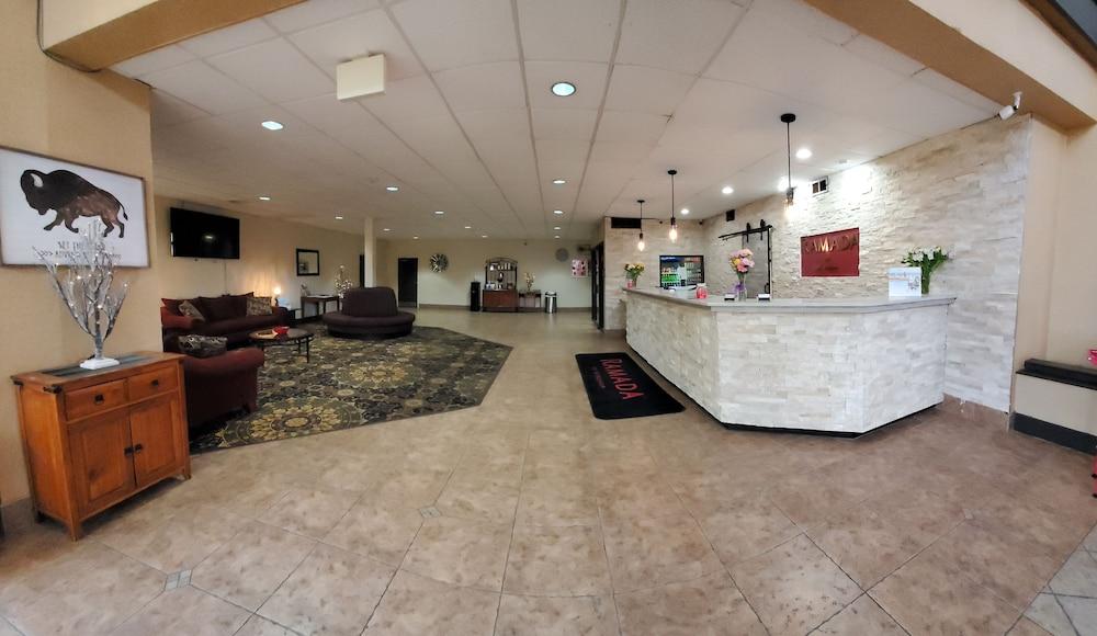 Ramada By Wyndham North Platte Hotel Exterior photo