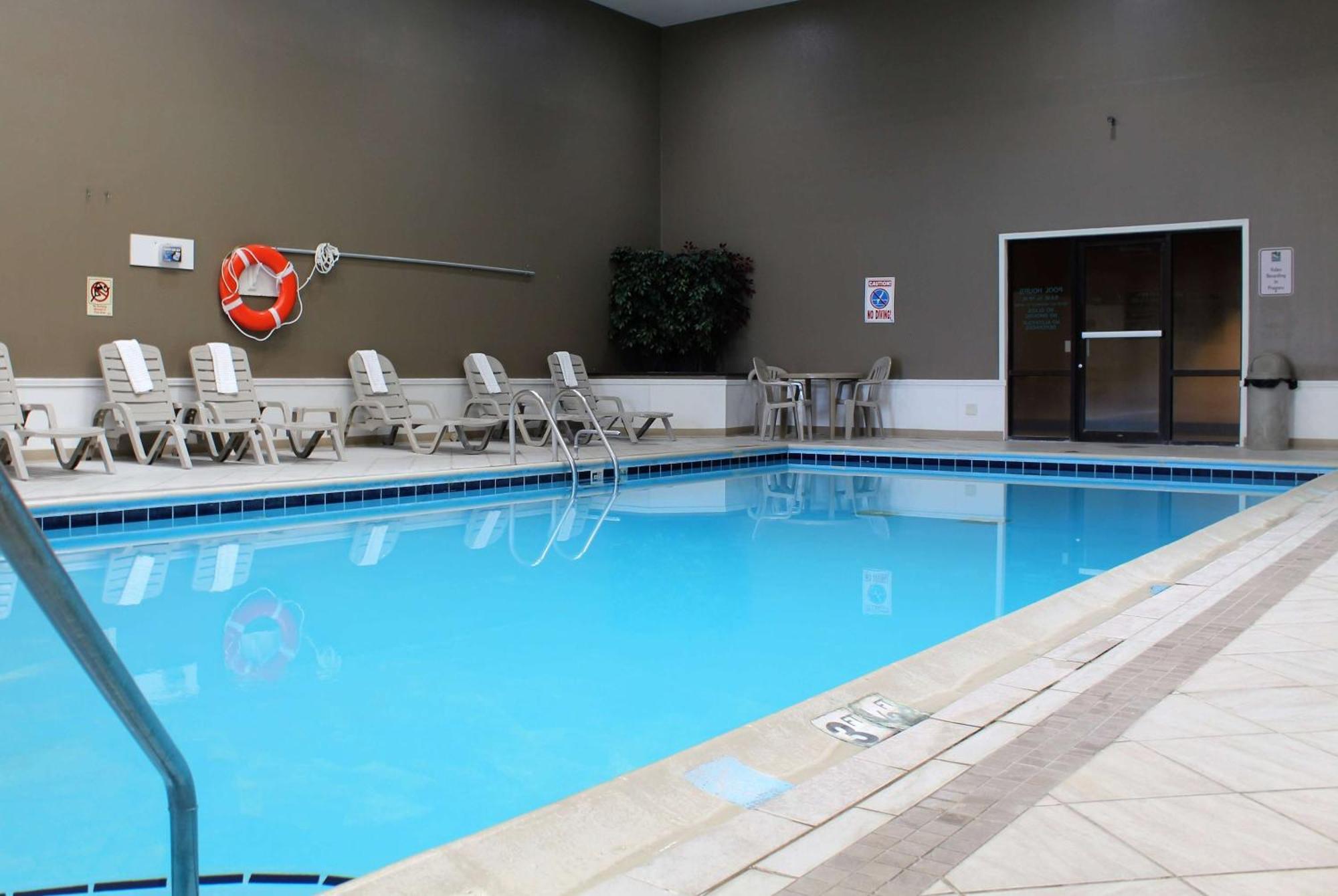 Ramada By Wyndham North Platte Hotel Exterior photo