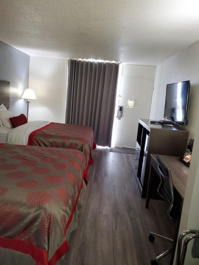 Ramada By Wyndham North Platte Hotel Exterior photo